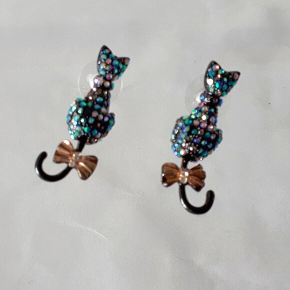 NWT Betsey Johnson rhinestone cat earrings - Picture 7 of 8